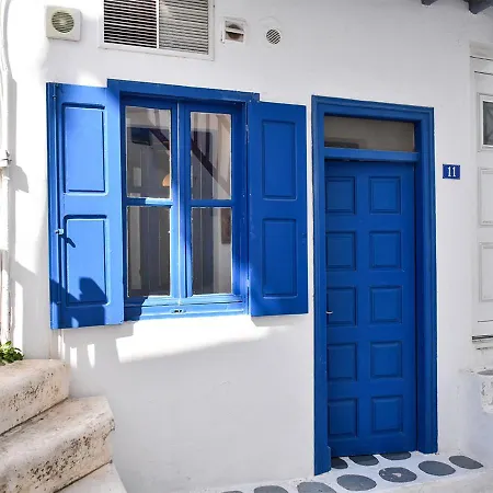 Traditional Studio Apartment